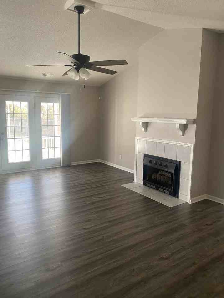 2469 Hunterchase Ln - Photo 2 of 7