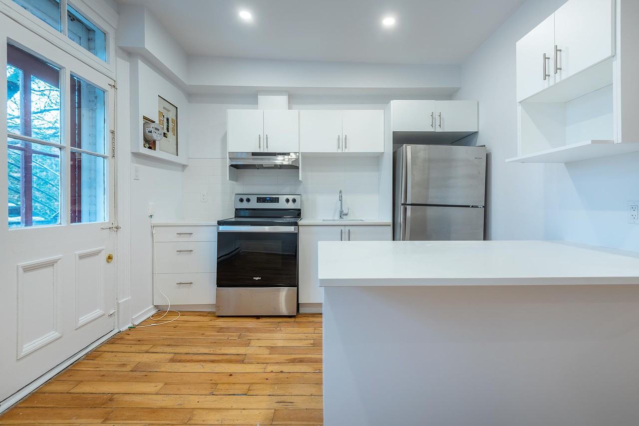 1010 Saint Joseph - Photo 2 of 21