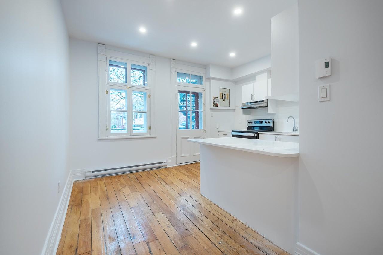 1010 Saint Joseph - Photo 3 of 21