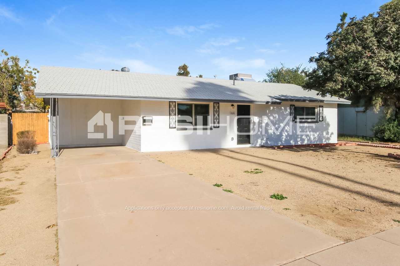 1626 W Inverness Dr - Photo 3 of 23