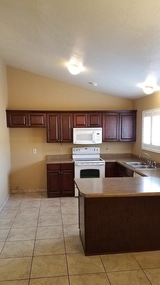 1720 E Isabella Ave #1 - Photo 5 of 7