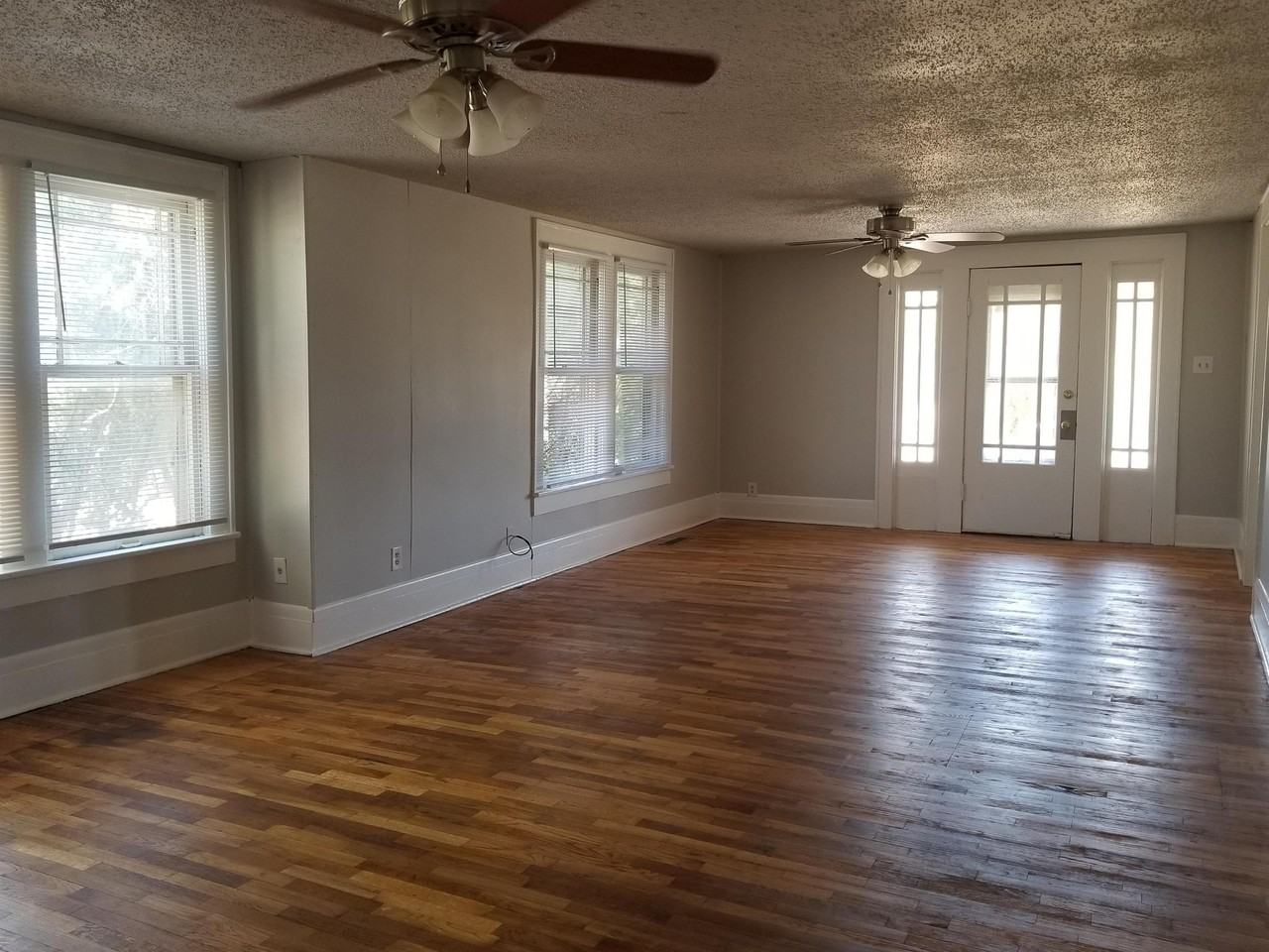 702 S Washington St #1 - Photo 3 of 13