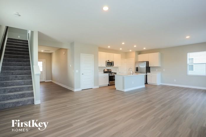 730 Locust Dr - Photo 3 of 15
