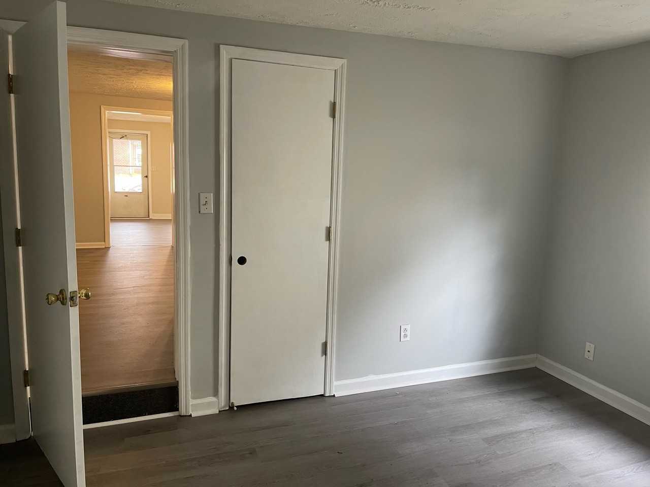 423 East Castle Street A - 1 #1 - Photo 4 of 5