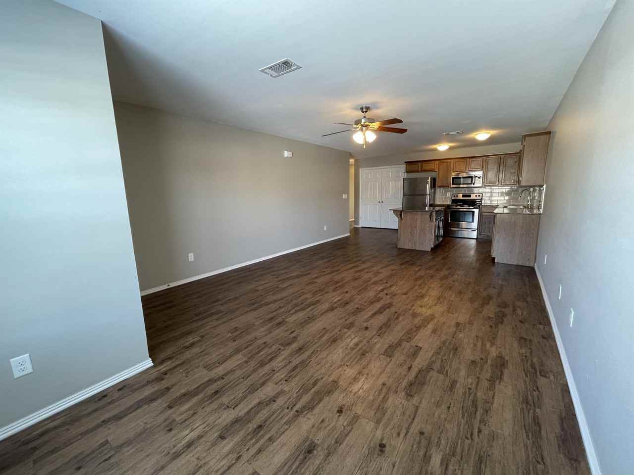 2902 Sw Deerfield Blvd #2 - Photo 3 of 23