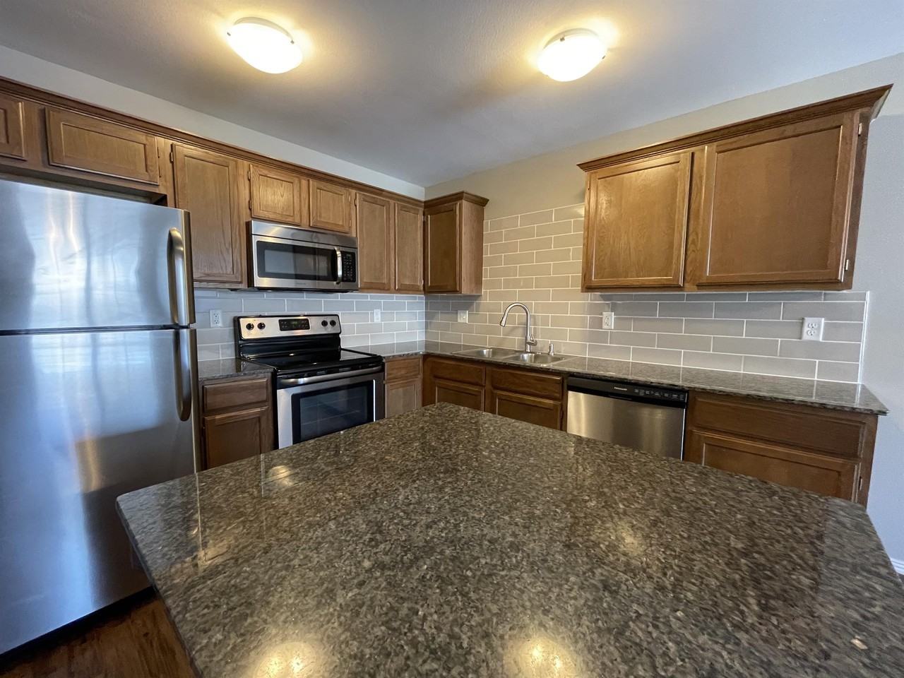 2902 Sw Deerfield Blvd #2 - Photo 5 of 23