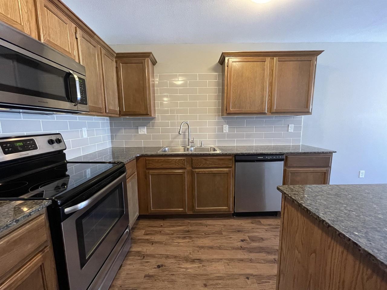 2902 Sw Deerfield Blvd #2 - Photo 6 of 23