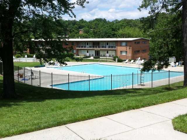 Belcrest Plaza - Photo 2 of 39