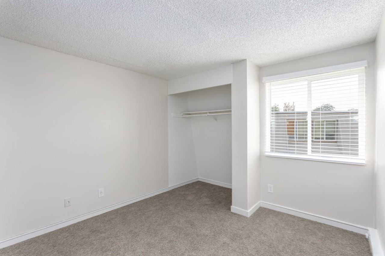 The Rosewood Apartments - Photo 7 of 12