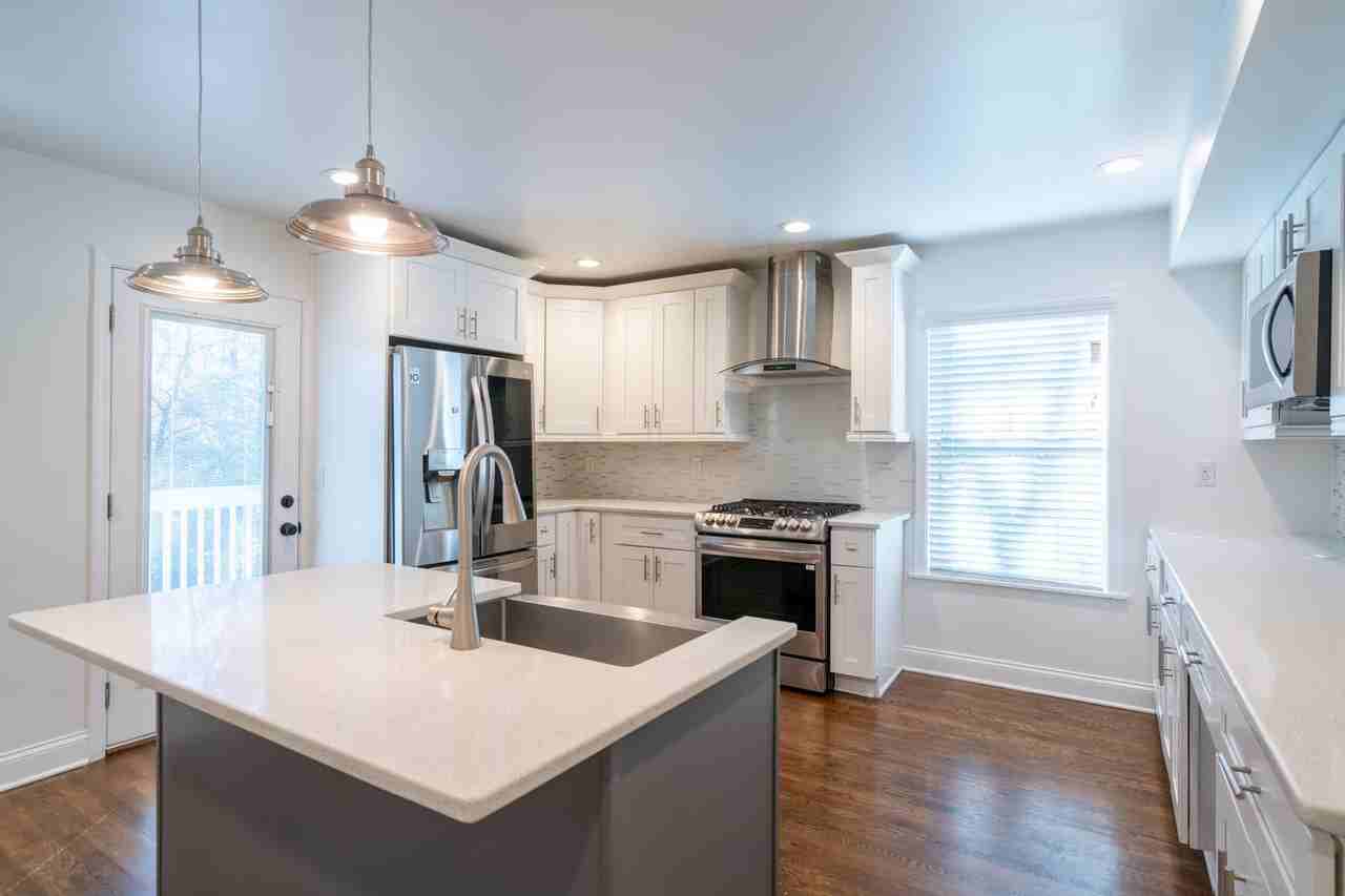 Stylishly updated East Atlanta home by EAV attractions - Photo 5 of 23