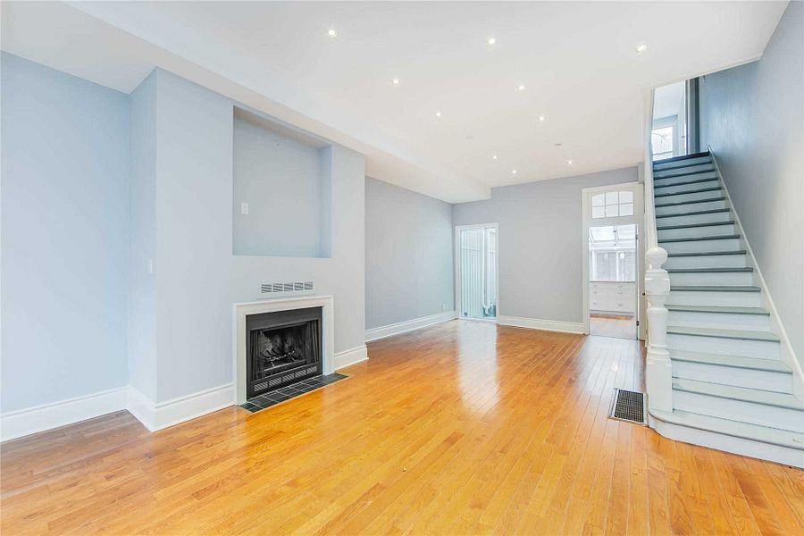 18 Aberdeen Avenue - Photo 2 of 12