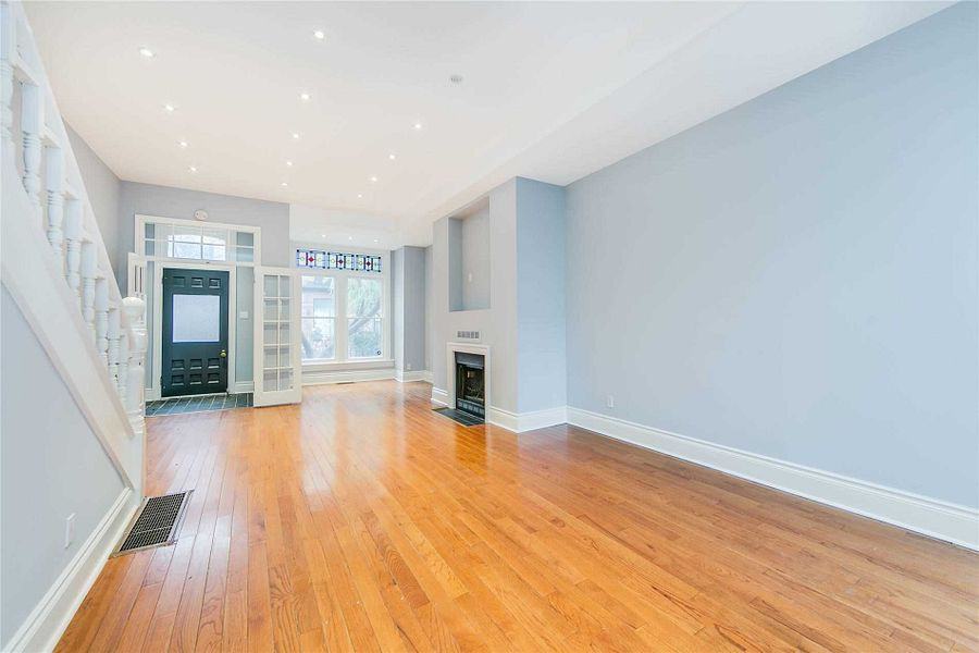 18 Aberdeen Avenue - Photo 3 of 12