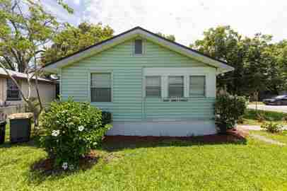 3303 Jones St - Photo 3 of 20