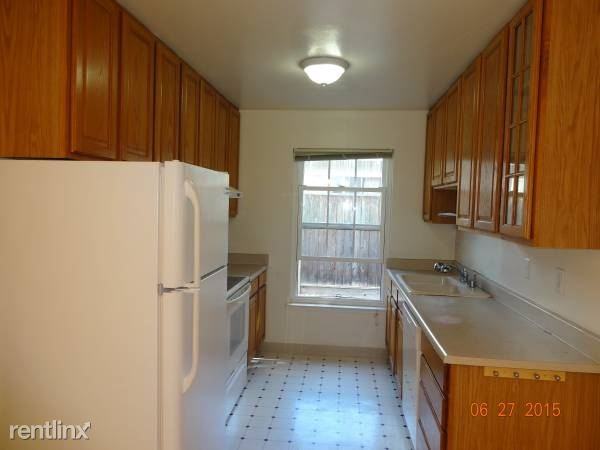 1168 Lynbrook Way - Photo 2 of 10