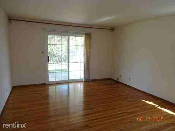 1168 Lynbrook Way - Photo 3 of 10