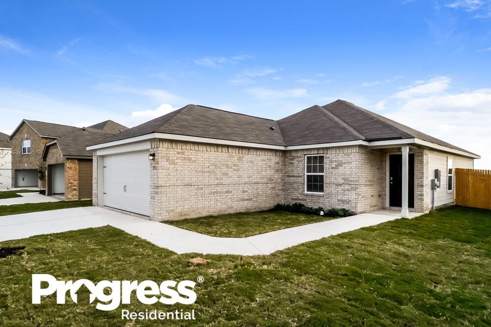 17049 Dusty Boots Ln - Photo 3 of 21