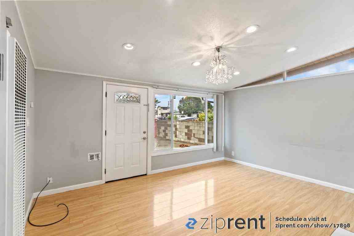 27704 Calaroga Ave - Photo 3 of 19