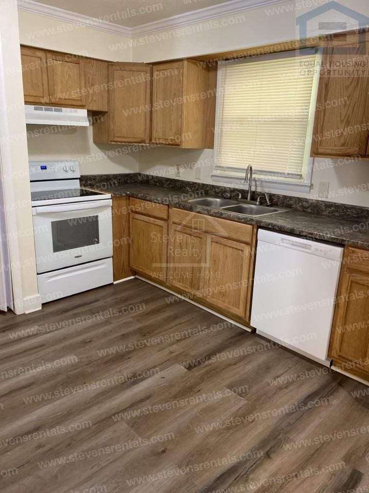 510 W Maple St #510 - Photo 3 of 8