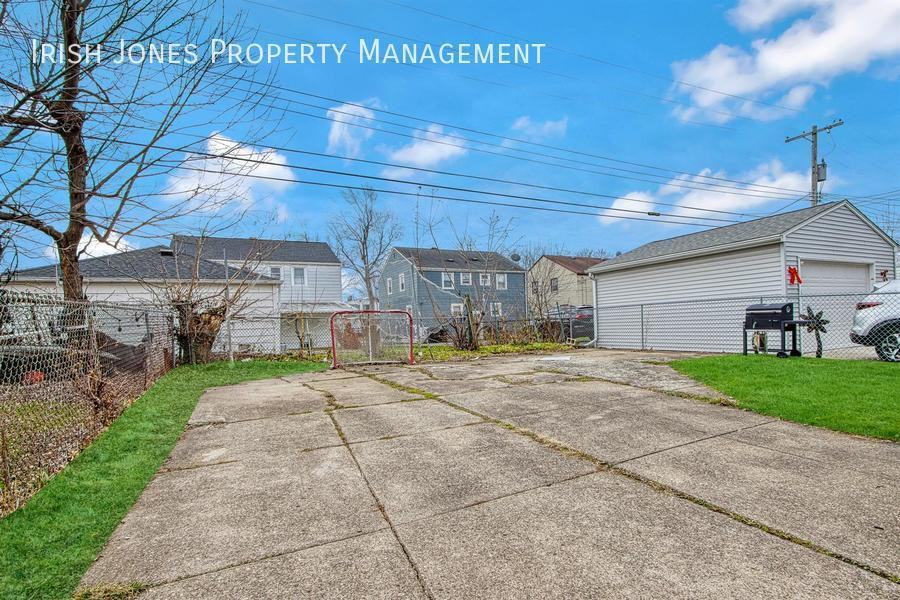 42 Pullman Ave - Photo 2 of 15