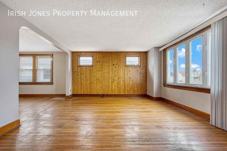 42 Pullman Ave - Photo 3 of 15