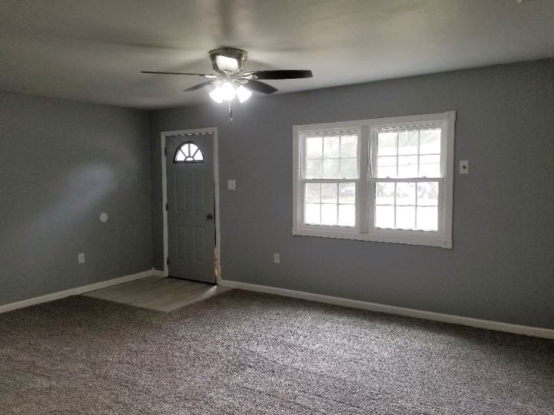 5042 S Meadowview Ave - Photo 3 of 17