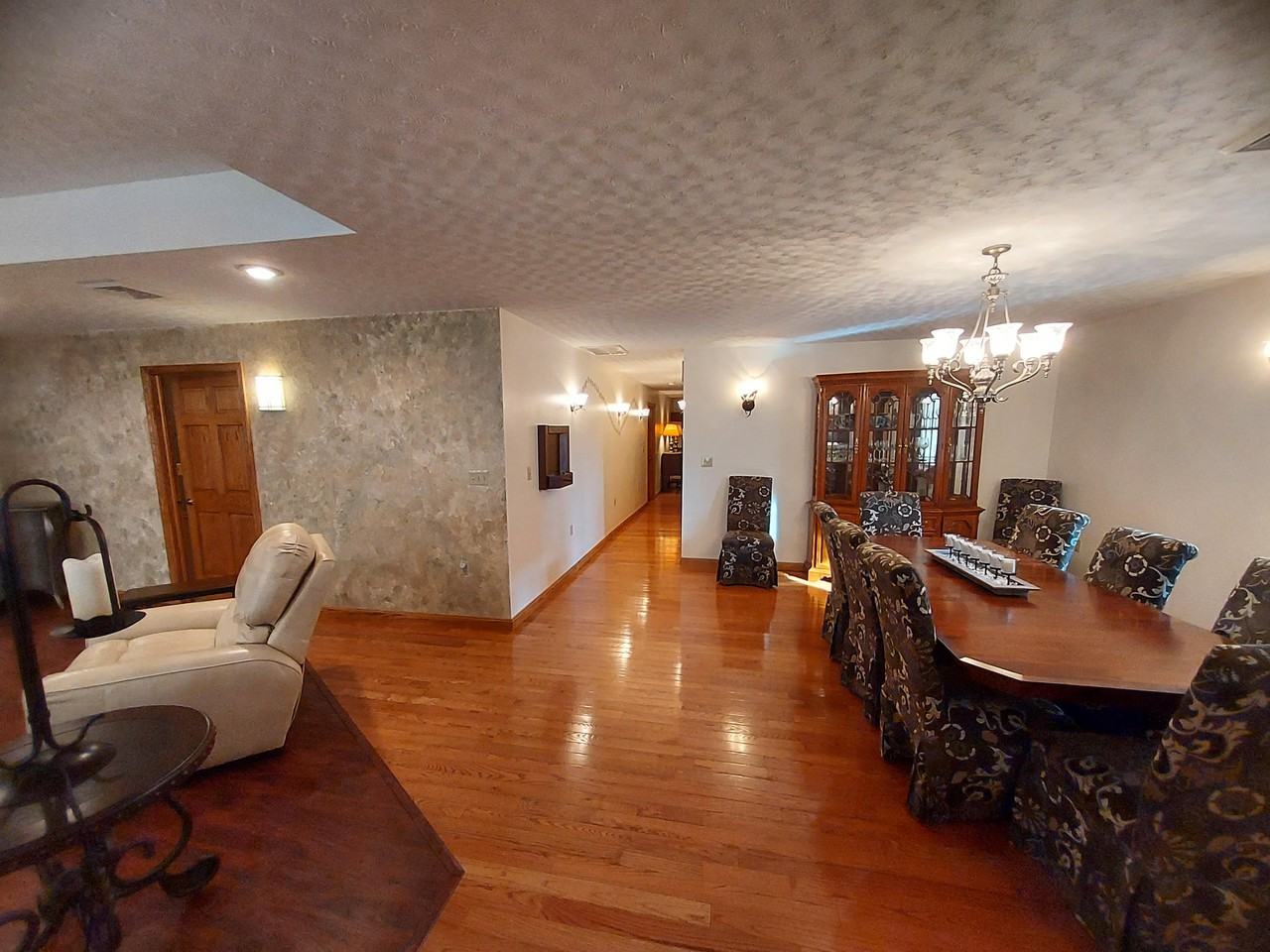 228 Seneca St #2B - Photo 3 of 13