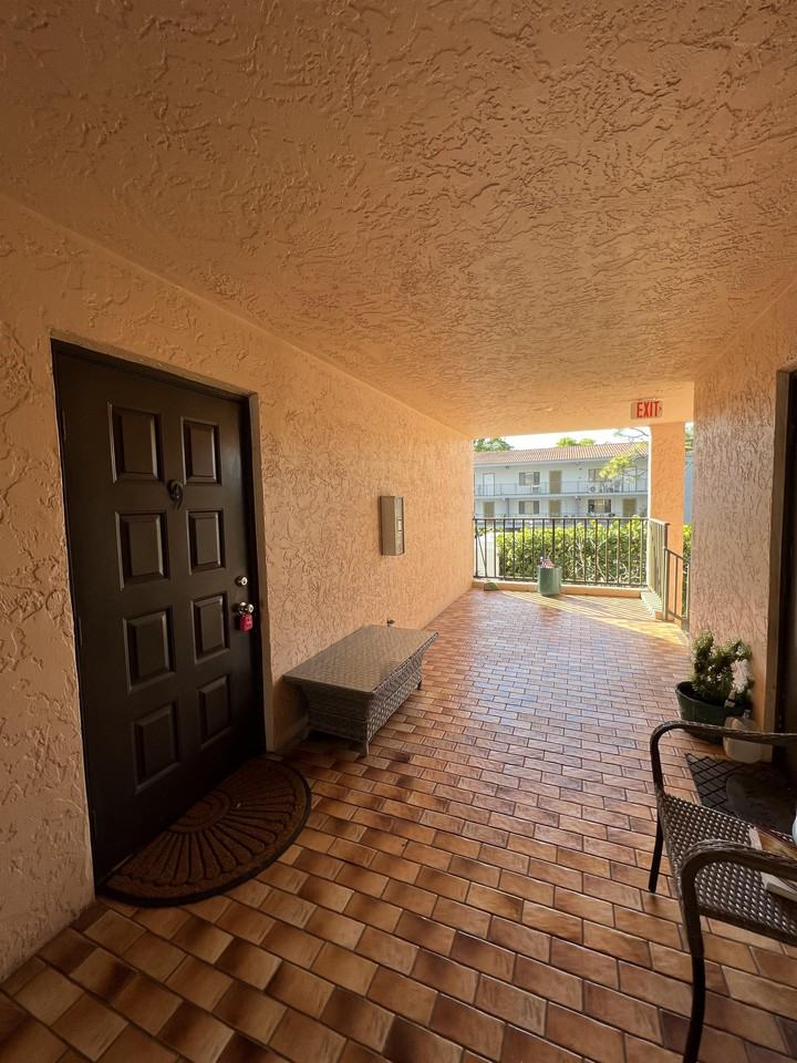 828 Wiggins Pass Rd #9 - Photo 2 of 21