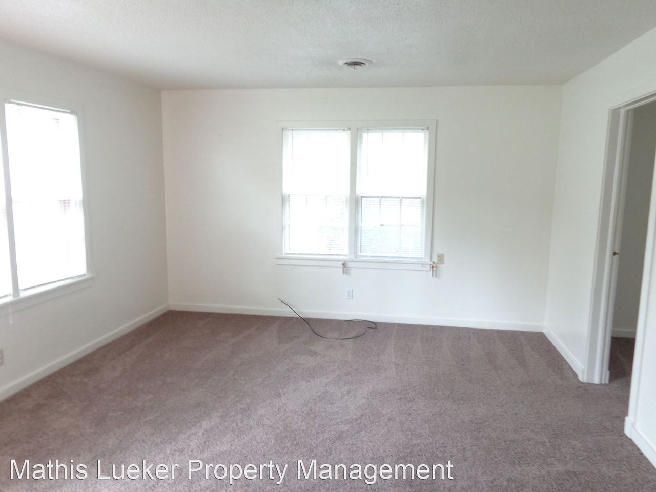 111 N Adams St - Photo 3 of 10