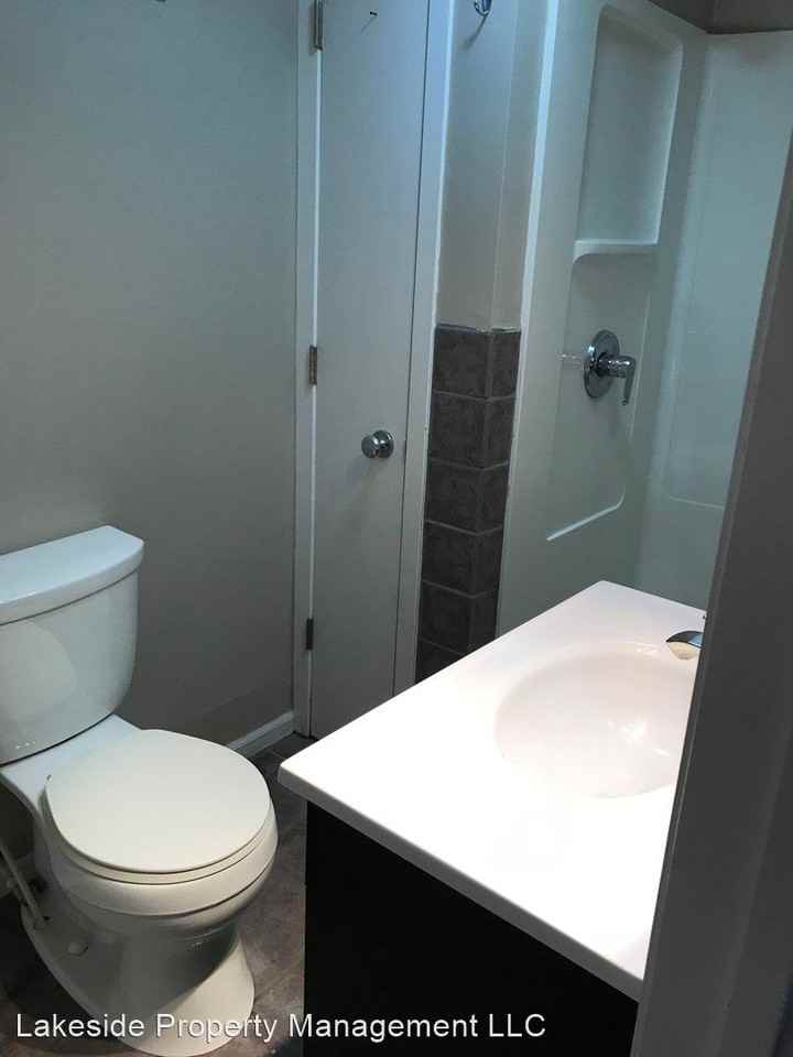 341 Lakeshore Dr - Photo 3 of 8