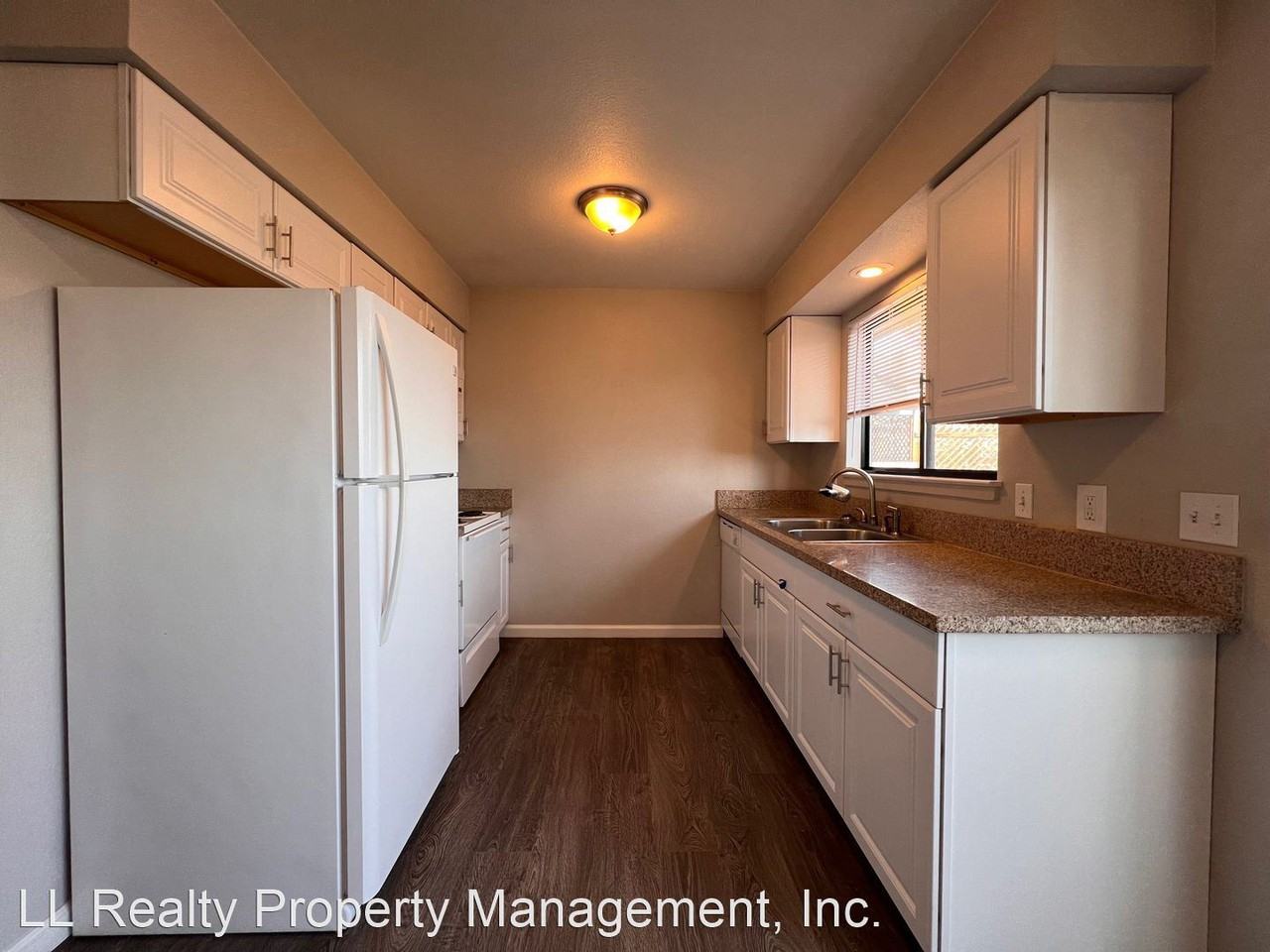 Cleveland Street - Photo 2 of 12