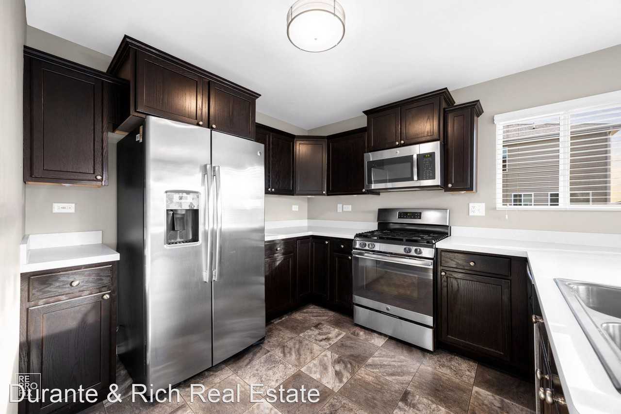 1719 Ruby Dr - Photo 2 of 11