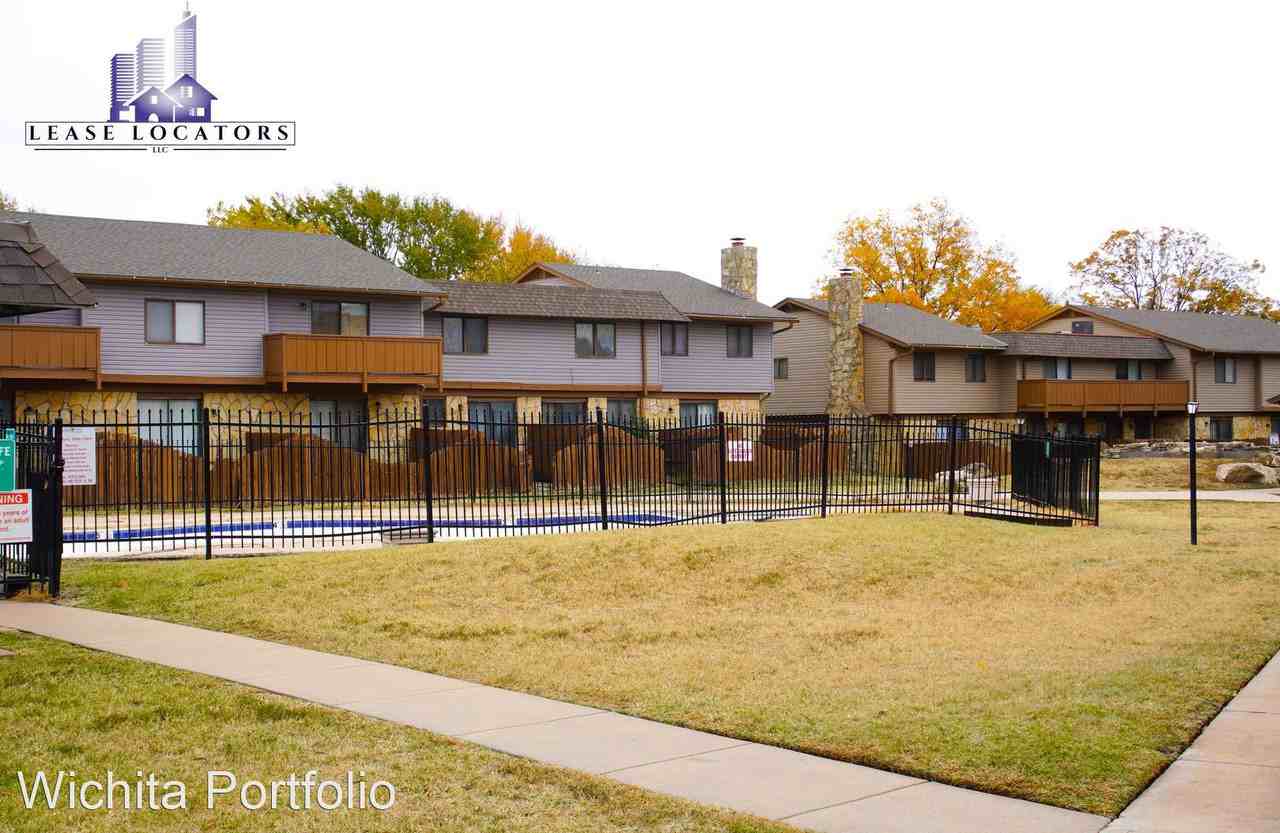 Parke East Townhomes 1000 S. Woodlawn - Photo 2 of 50