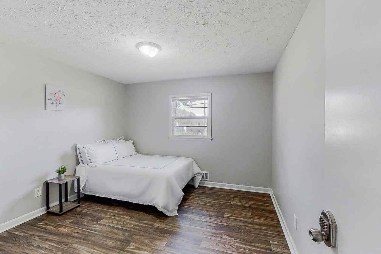 Taylor Rd - Photo 6 of 9