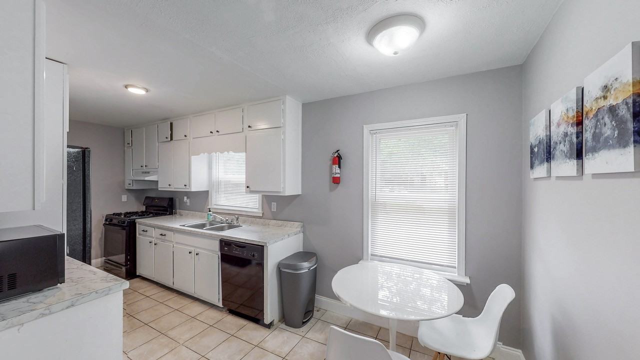 Sylvan Rd - Photo 4 of 8