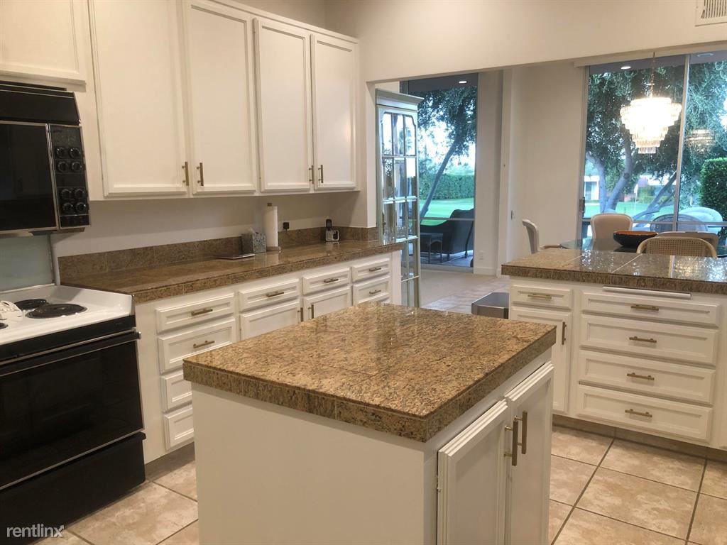 47126 El Menara Cir - Photo 3 of 10