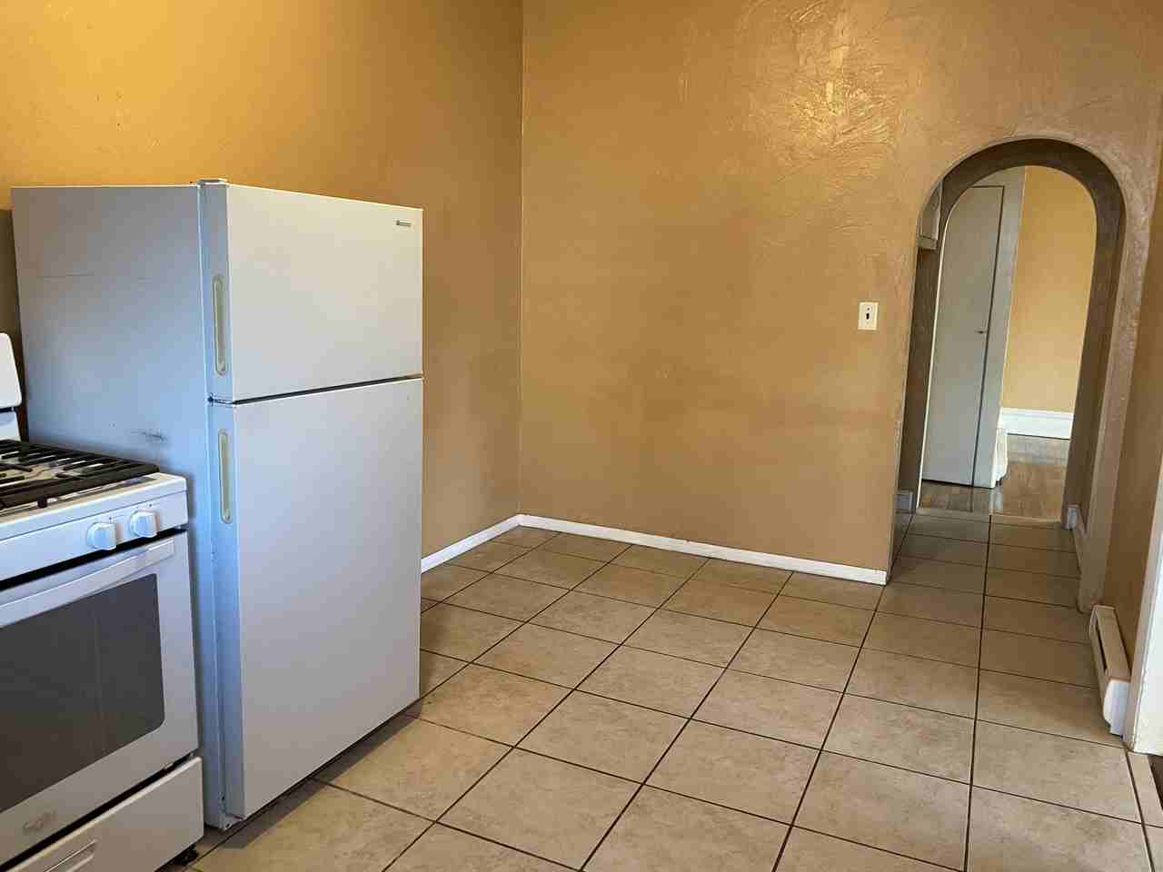 456 Eastern Ave - Photo 2 of 9