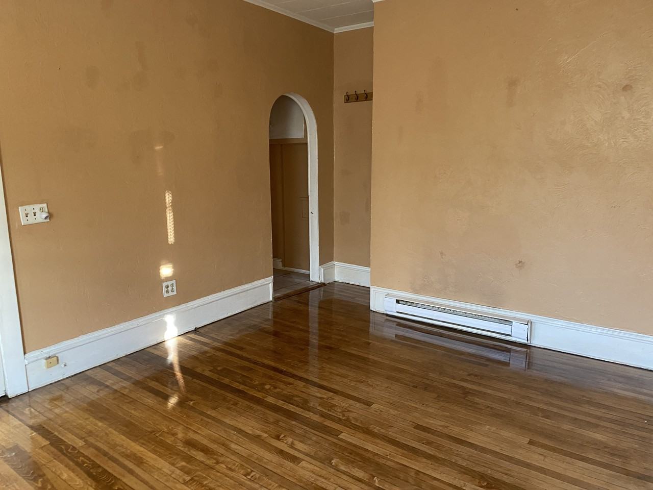 456 Eastern Ave - Photo 3 of 9