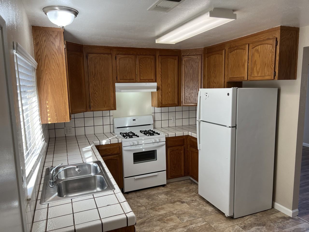 400 Lawton St - Photo 3 of 6