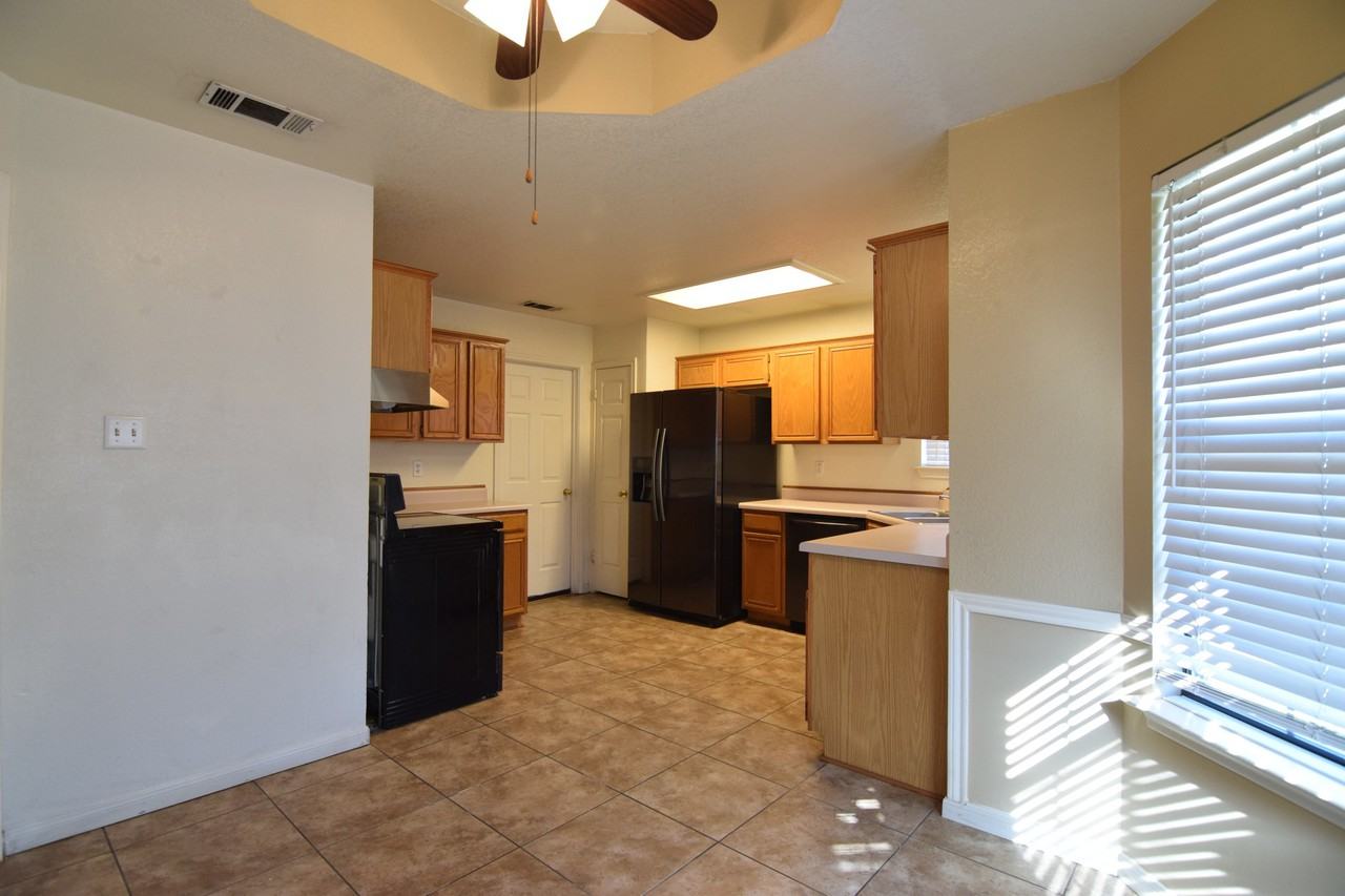 4602 Fawn Dr - Photo 5 of 18