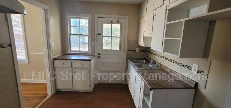 302 Rue Max St - Photo 2 of 8