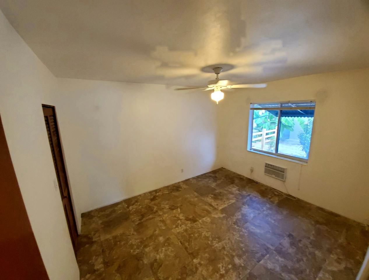 729 Northeast 6th Street #2 - Photo 3 of 5