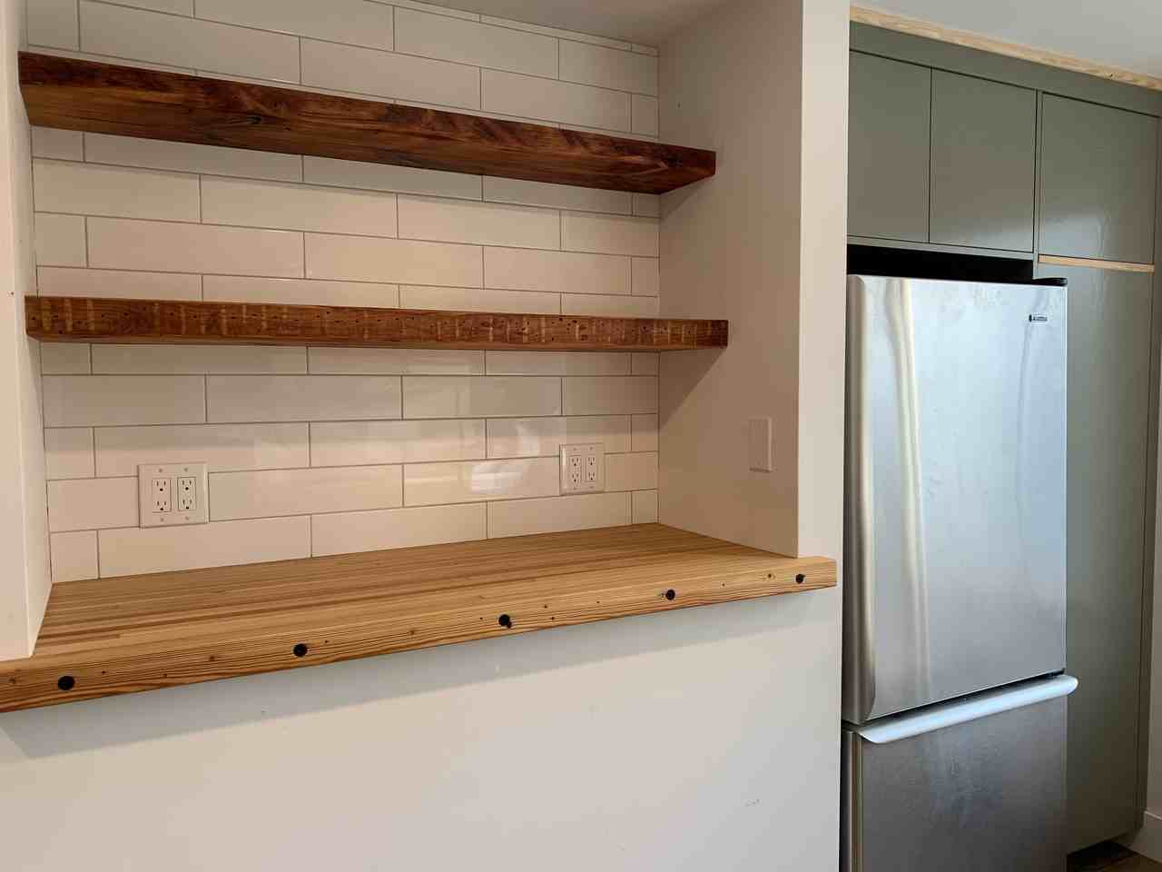583 Alfred St - Photo 2 of 10