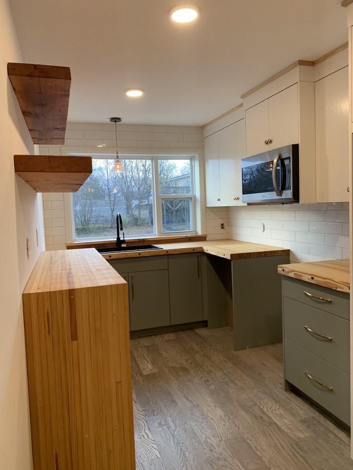 585 Alfred St - Photo 3 of 10