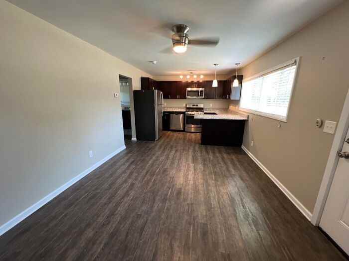 838 S Washington Ave - Photo 3 of 9