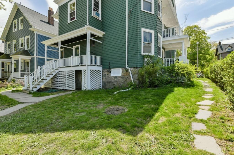 675 Washington St - Photo 3 of 19