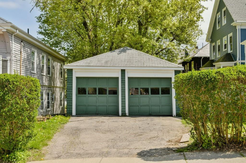 675 Washington St - Photo 4 of 19