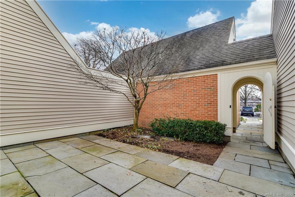 20 Sedgwick Village Ln #20 - Photo 2 of 13