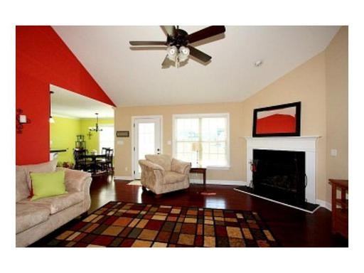 104 Golden Willow Dr - Photo 2 of 9