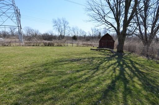 821 Spring Valley Dr - Photo 2 of 16