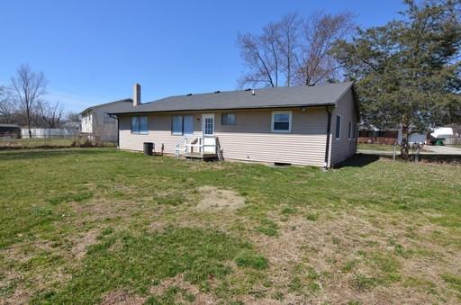 821 Spring Valley Dr - Photo 3 of 16